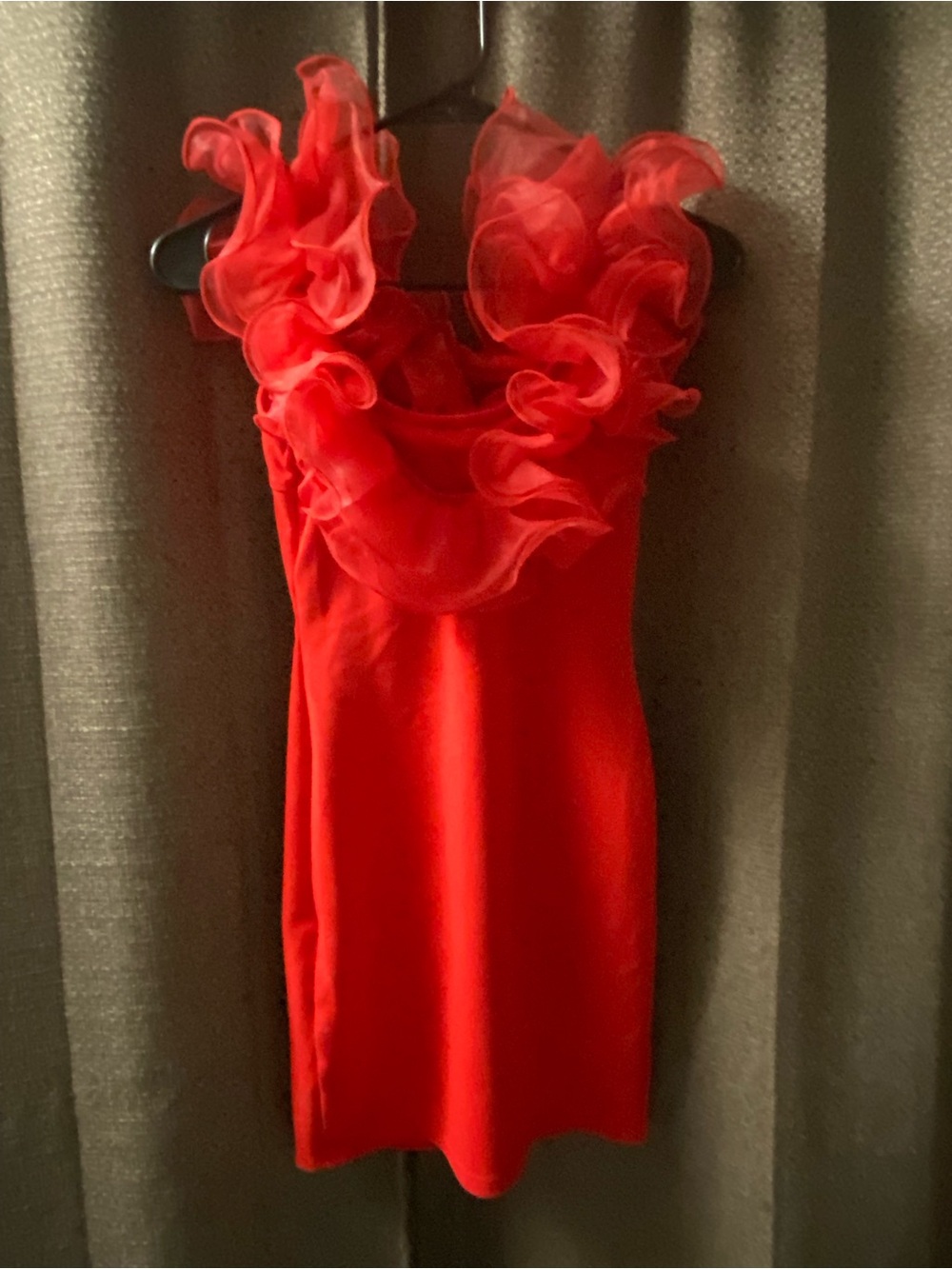 Red Ruffle Neck Sleeveless Dress - Picture 2 of 2